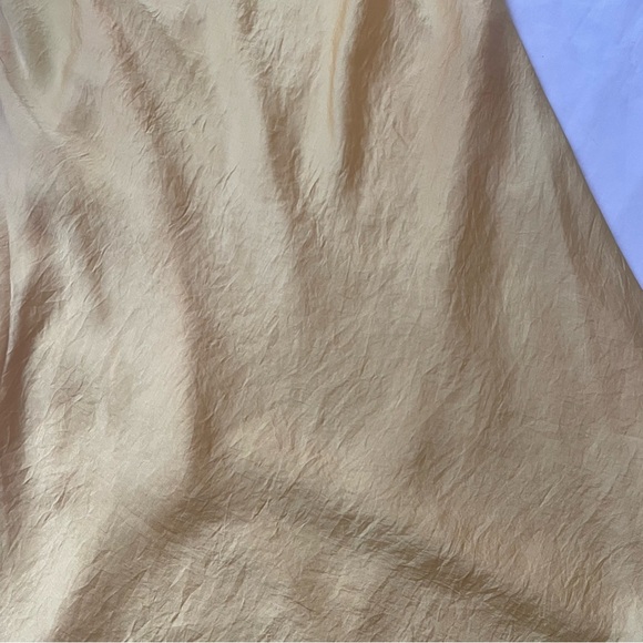 Violet and Claire yellow crinkle satin cowl neck blouse size small - Picture 4 of 9